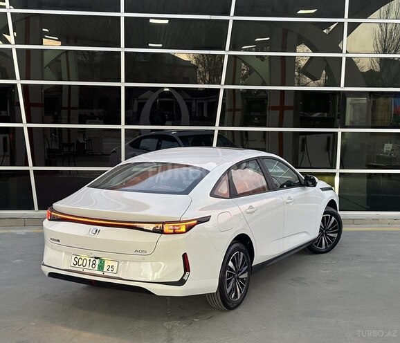 Changan Qiyuan A05 2025, 0 km - 1.5 л - Bakı