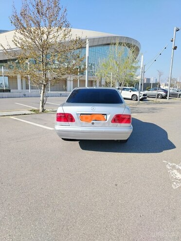 Mercedes E 220 d 1998, 330,000 km - 2.2 l - Bakı