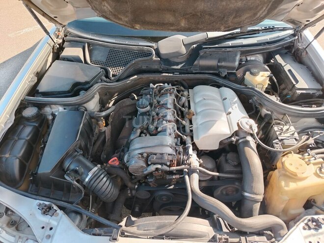 Mercedes E 220 d 1998, 330,000 km - 2.2 l - Bakı