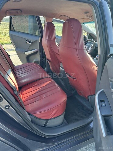 Toyota Prius-12