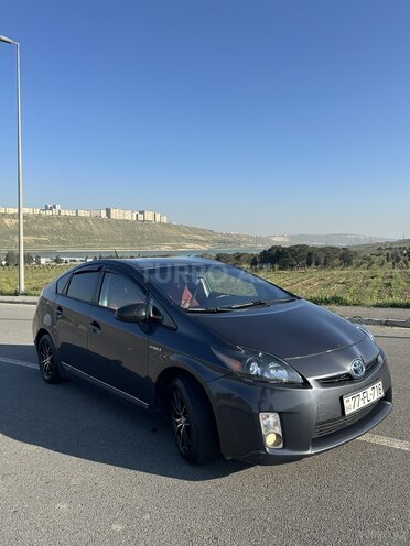 Toyota Prius-8