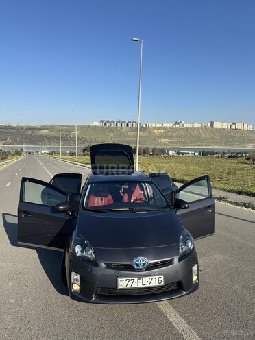 Toyota Prius-6