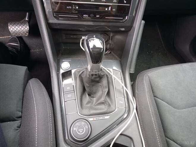Volkswagen Tiguan 2022, 9,700 km - 1.4 l - Bakı