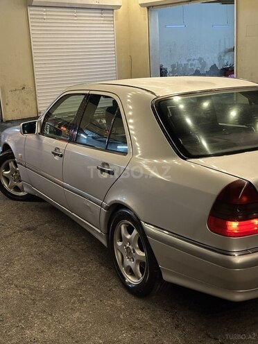 Mercedes C 240 2000, 355,000 km - 2.4 l - Bakı