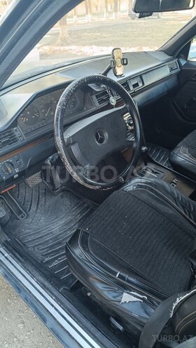 Mercedes E 250 1990, 781,000 km - 2.5 l - Sumqayıt