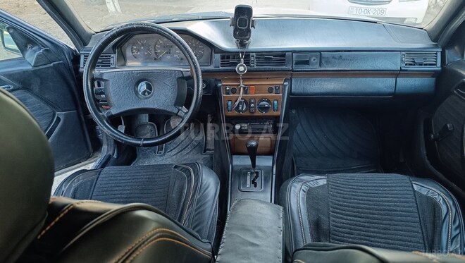 Mercedes E 250 1990, 781,000 km - 2.5 l - Sumqayıt