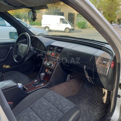 Mercedes C 180 1996, 368,000 km - 1.8 l - Qazax
