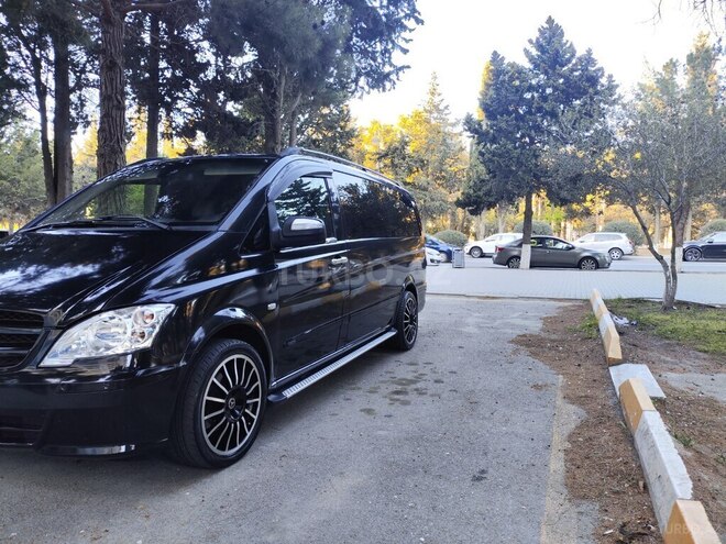 Mercedes Viano-8