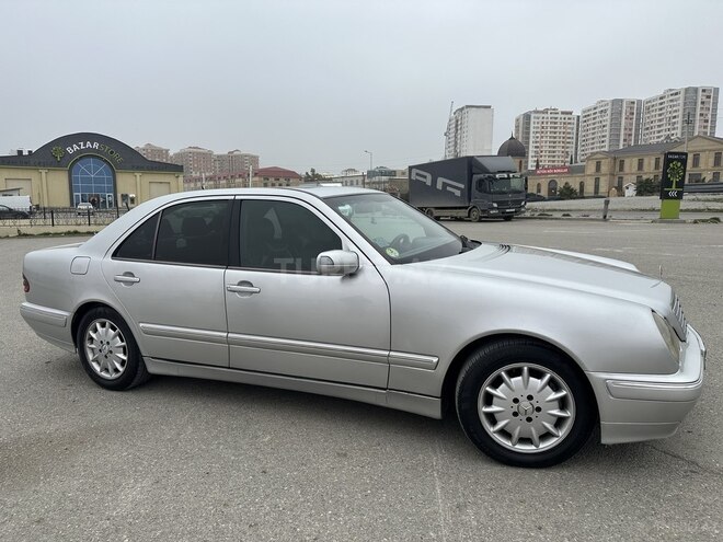 Mercedes E 270 2001, 430,000 km - 2.7 l - Bakı
