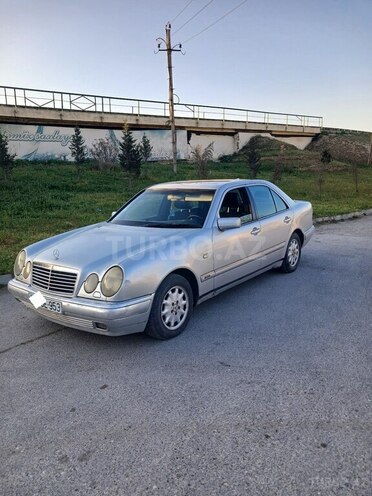 Mercedes E 230 1997, 316,000 km - 2.3 l - Bakı