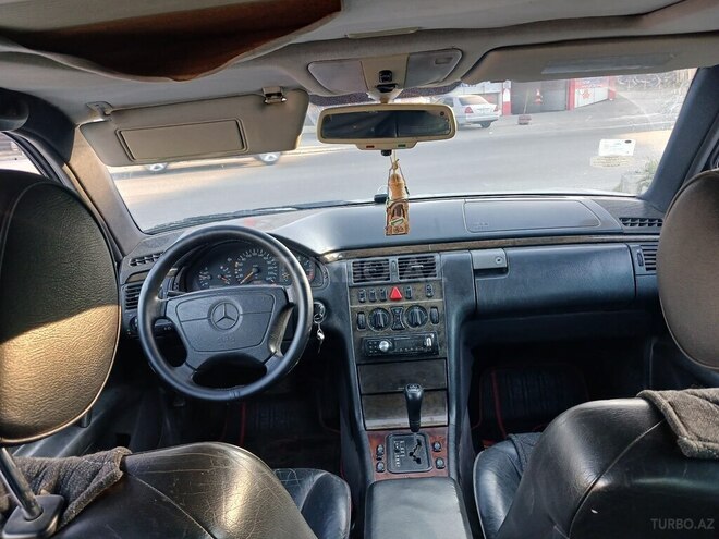 Mercedes E 230 1997, 316,000 km - 2.3 l - Bakı