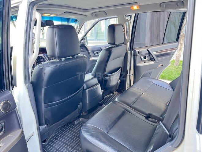 Mitsubishi Pajero 2013, 130,000 km - 3.8 l - Bakı