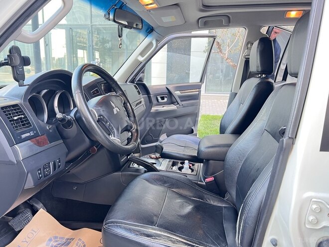 Mitsubishi Pajero 2013, 130,000 km - 3.8 l - Bakı