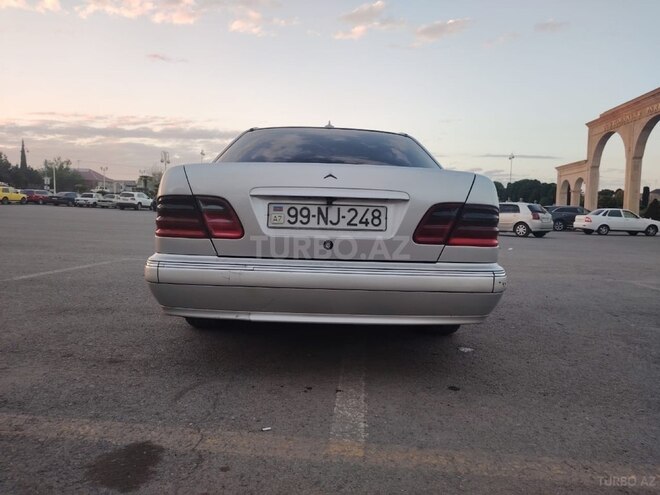 Mercedes E 220 d 1999, 490,662 km - 2.2 l - Bərdə