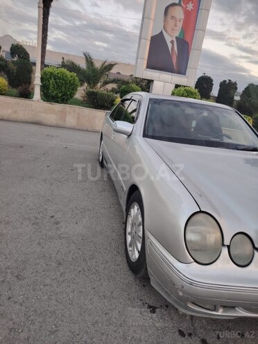 Mercedes E 220 d 1999, 490,662 km - 2.2 l - Bərdə