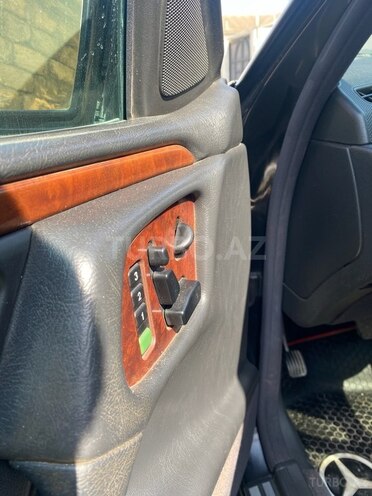 Mercedes E 220 1998, 317,000 km - 2.2 l - Bakı