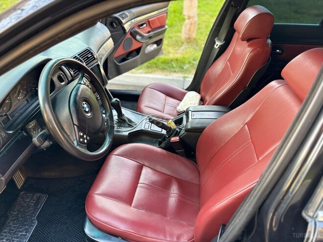 BMW 523 1997, 295,634 km - 2.5 l - Bakı