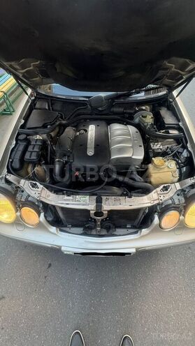 Mercedes E 220 d 2001, 332,000 km - 2.2 л - Bakı