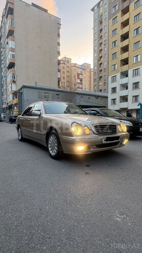 Mercedes E 220 d 2001, 332,000 km - 2.2 л - Bakı