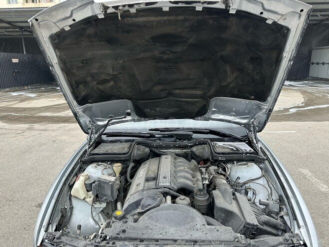 BMW 528 1997, 364,000 km - 2.8 l - Bakı