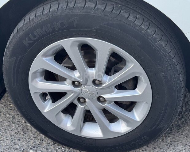 Hyundai Accent 2019, 80,000 km - 1.6 l - Bakı