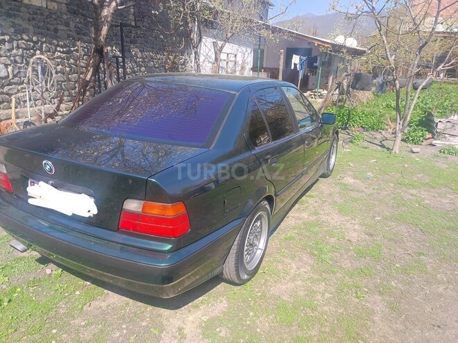 BMW 318 1993, 333,500 km - 1.8 l - Qax