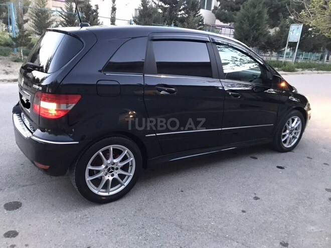 Mercedes B 180 2010, 167,000 km - 1.8 l - Sumqayıt