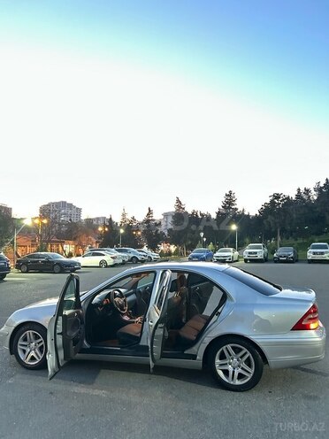Mercedes C 200 2000, 270,000 km - 2.0 л - Bakı