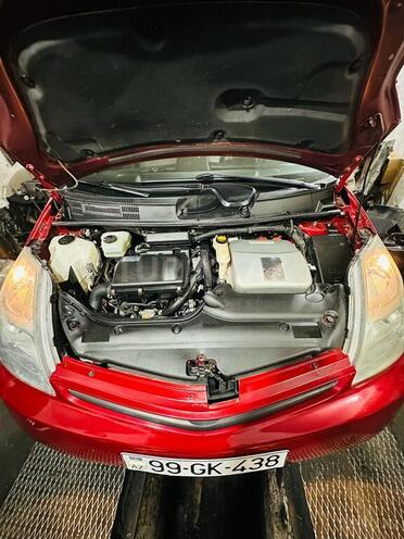 Toyota Prius-18
