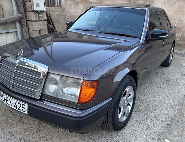 Mercedes E 200 1993, 282,000 km - 2.0 l - Bakı