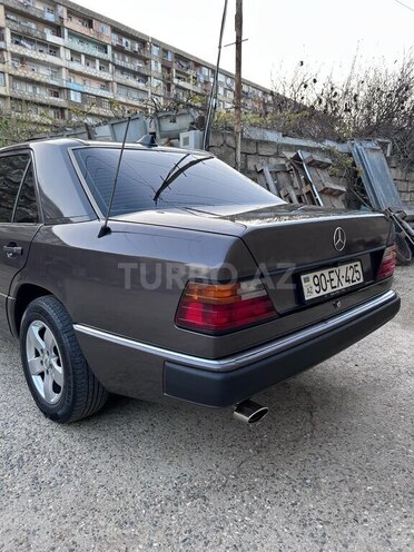Mercedes E 200 1993, 282,000 km - 2.0 l - Bakı