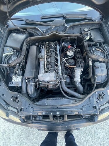 Mercedes E 270 2002, 524,600 km - 2.7 л - Bakı
