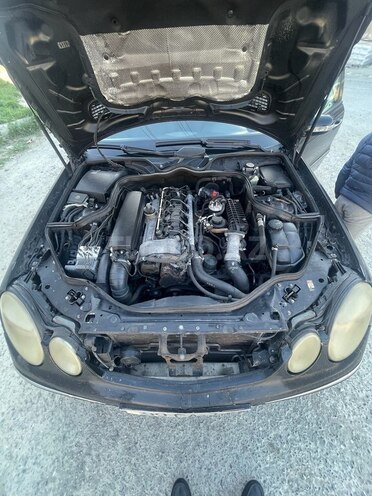 Mercedes E 270 2002, 524,600 km - 2.7 л - Bakı