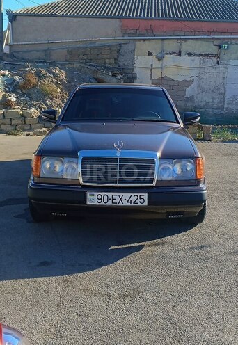 Mercedes E 200 1993, 282,000 km - 2.0 l - Bakı