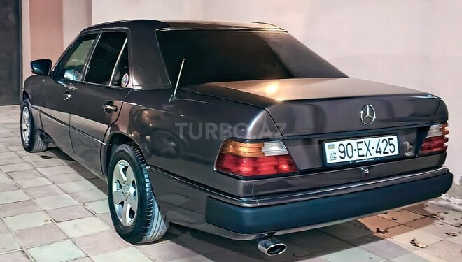 Mercedes E 200 1993, 282,000 km - 2.0 l - Bakı