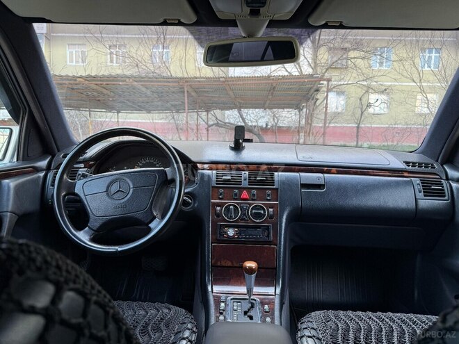 Mercedes E 240 1997, 314,000 km - 2.4 l - Sumqayıt