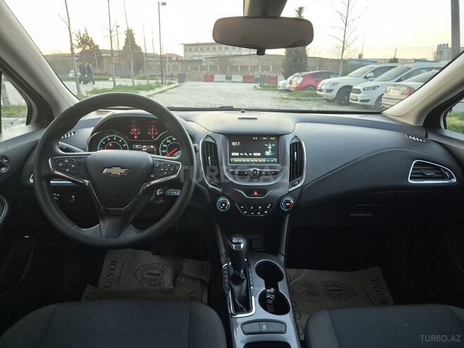 Chevrolet Cruze-9