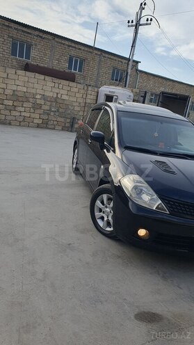 Nissan Tiida-5