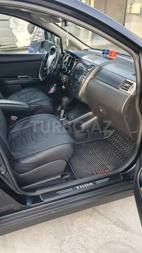 Nissan Tiida-9