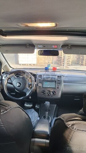 Nissan Tiida-8