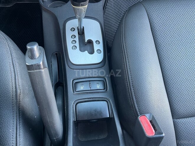 Kia Sportage 2008, 298,000 km - 2.7 l - Bakı