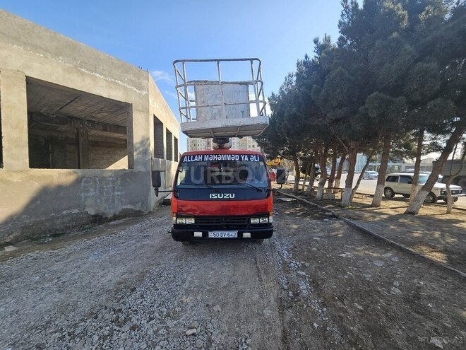 Isuzu NPR 66 L 2004, 214,000 km - 4.3 l - Sumqayıt