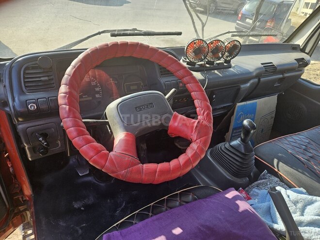 Isuzu NPR 66 L 2004, 214,000 km - 4.3 l - Sumqayıt