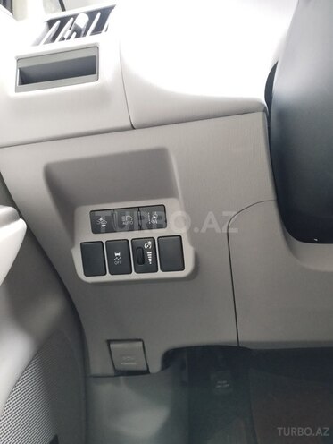 Toyota Prius V 2018, 65,000 km - 1.8 l - Bakı