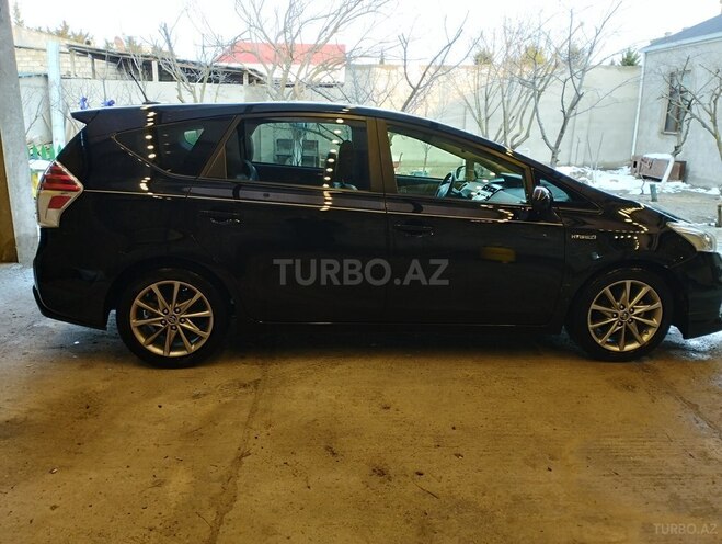 Toyota Prius V 2018, 65,000 km - 1.8 l - Bakı