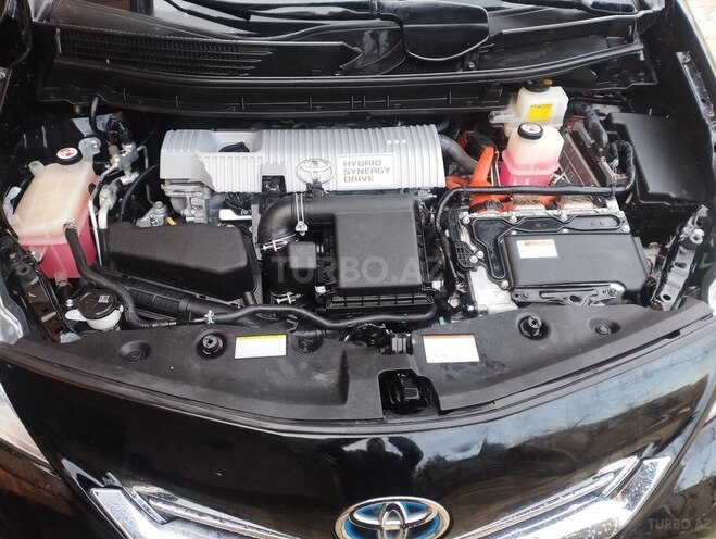 Toyota Prius V 2018, 65,000 km - 1.8 l - Bakı
