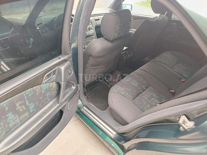 Mercedes E 240 1998, 370,000 km - 2.4 l - Göyçay