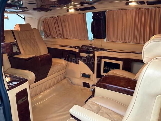 Mercedes Viano-16