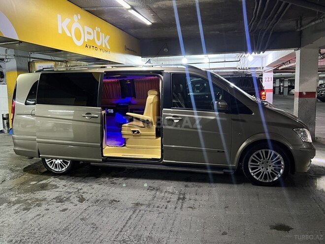 Mercedes Viano-4