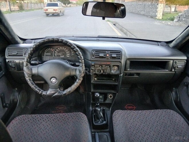 Opel Vectra 1992, 346,751 km - 1.8 l - Qax